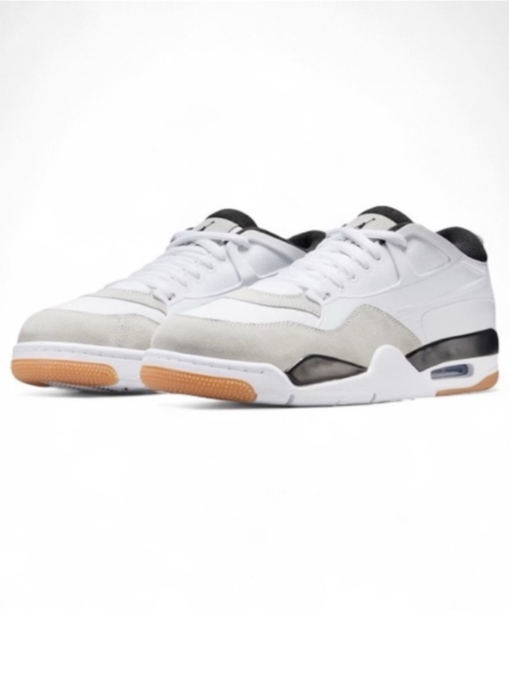 Air Jordan IV 4 RM
RESTOMOD Genuine leather upper Max Air cushioning
Size 8